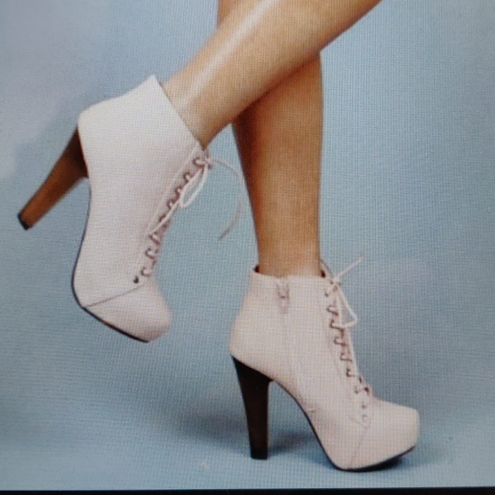 Qupid baby pink lace up booties